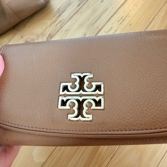 Tory Burch Tan Leather Shoulder Bag Set - Picture 7 of 11